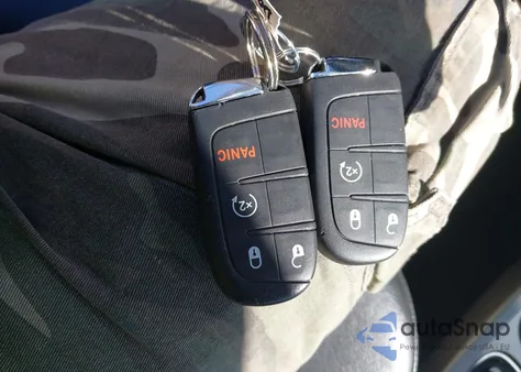 2018 Jeep Compass Latitude 4X4 z USA, uszkodzony, nr VIN 3C4NJDBB0JT331884